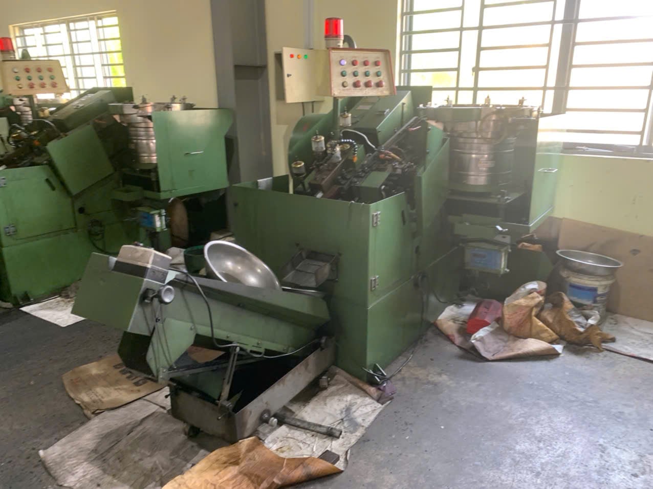 Screw making machine 2.jpg